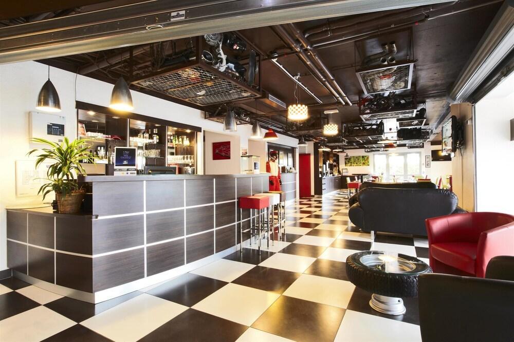 坦屈厄兰斯恩佐酒店-基里亚德直营酒店 蒂恩奎克斯 外观 照片